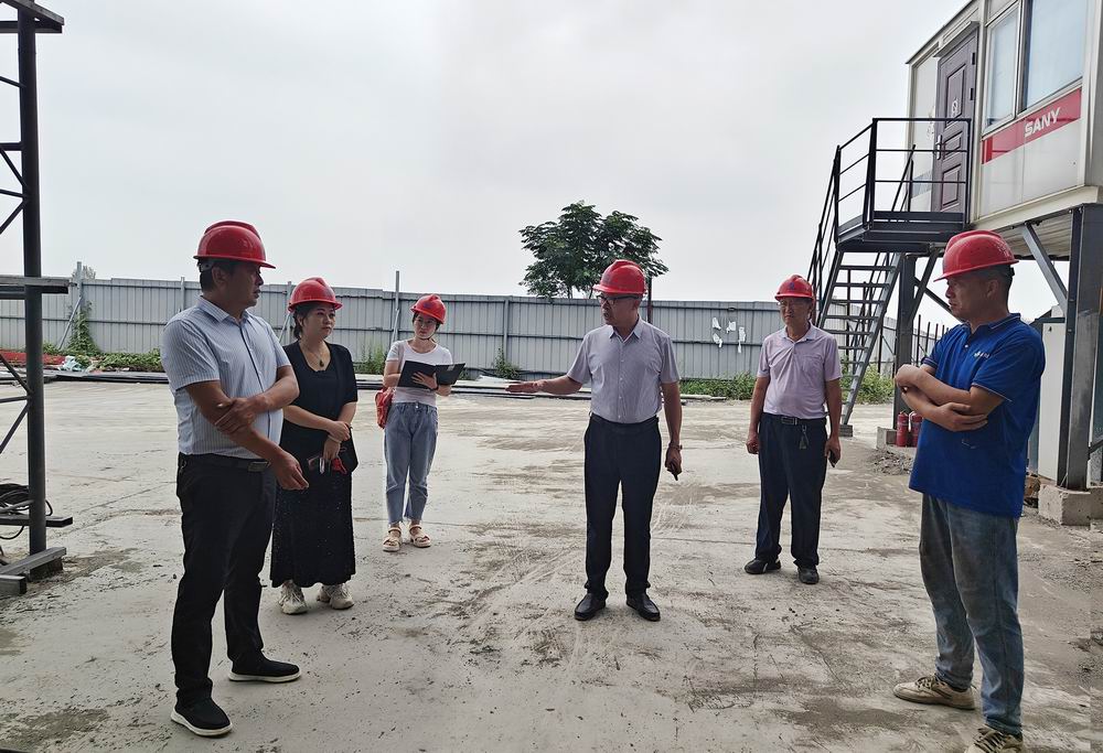 集團(tuán)黨支部書記 董事長孔德穩(wěn)赴城陽城拌合站進(jìn)行專項(xiàng)督導(dǎo)